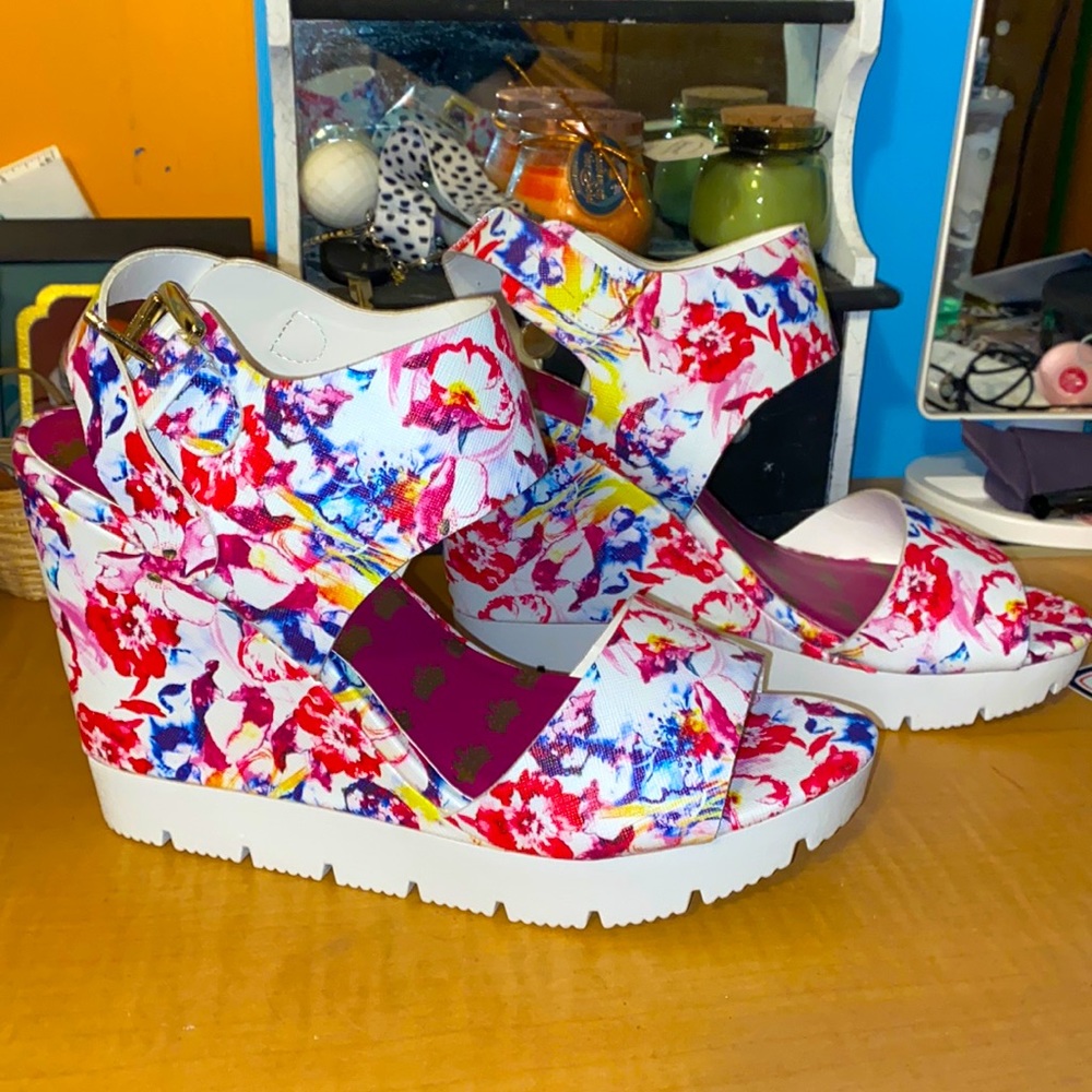 NWOT JC Wedges